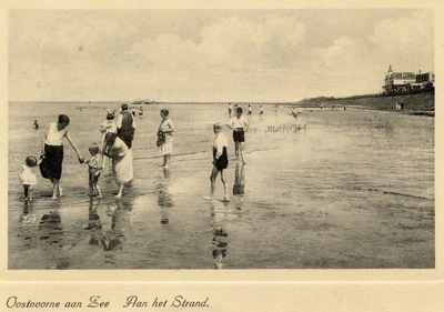 PB5889 Strand met badgasten, ca. 1925