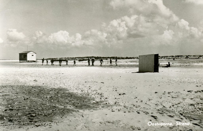 PB5893 Strandtenten op het strand, 1956