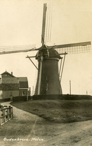 PB7009 De molen van Oudenhoorn, ±1950