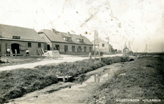 PB7052 Woningen langs de Molendijk, ca. 1955