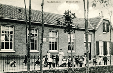 PB7077 De openbare lagere school, ca. 1930