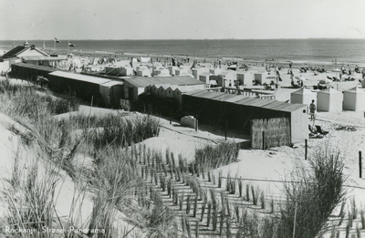 PB7128 Tenten op het strand, ca. 1953