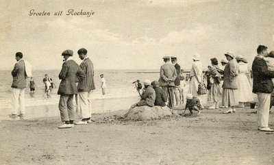 PB7142 Badgasten op het strand, ca. 1930