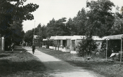 PB7369 Lindenlaan op de camping van Itersonkamp, ca. 1935