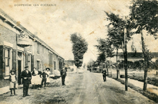 PB7598 Links café Rockanje's Rots, rechts de school, ca. 1915