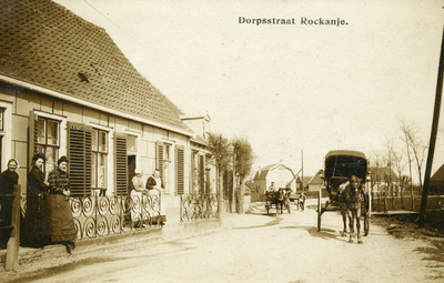 PB7627 Kijkje in de Dorpsweg, ca. 1915