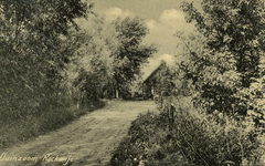 PB7766 Boerderijtje langs een zandpad, ca. 1931