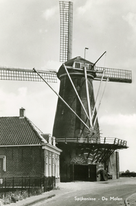PB8839 De molen Nooitgedacht langs het Noordeinde, 1957