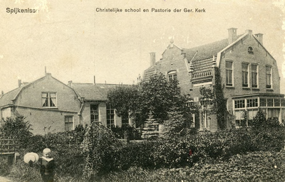 PB8892 De Christelijke School en de Pastorie van de Christelijke Kerk, ca. 1900
