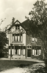 PB9913 De pastorie, genaamd 'Villa Schoutenhoeck', 1955