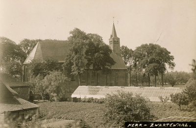 PB9967 De Sint Martinus kerk in Zwartewaal, ca. 1949