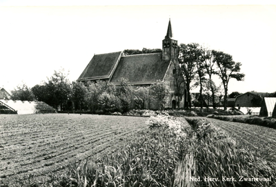 PB9968 De Sint Martinus kerk in Zwartewaal, 1965