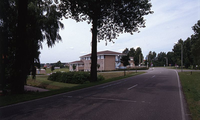 DIA00091 Het gemeentehuis van Gemeente Bernisse; ca. 1993