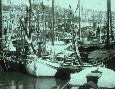 DIA01045 Schepen in de Maarlandse haven; 1 april 1922