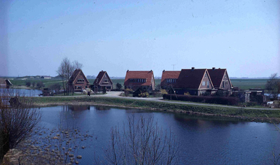 DIA01065 Kijkje op de woningen op het Ravelijn; ca. 1960
