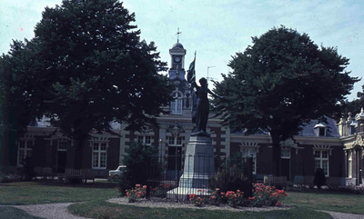 DIA01745 Het standbeeld van de Nymph, voor het Asyl; ca. 1970