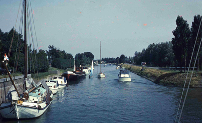 DIA01766 Schepen in de Buitenhaven; ca. 1970