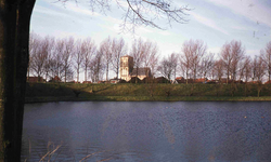 DIA01810 De St. Catharijnekerk, gezien vanaf de Kaaisingel; 1973