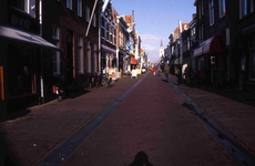 DIA01849 Kijkje in de Voorstraat als winkelstraat; ca. 1998