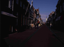 DIA01850 Kijkje in de Voorstraat als winkelstraat; ca. 1998