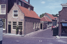 DIA02302 Woning op de hoek van het Maarland Noordzijde en de Dijkstraat; ca. 1984