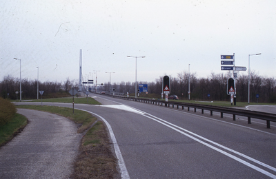 DIA02439 De N57 richting de Hartelbrug; ca. 1996