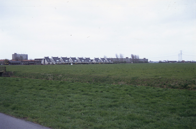 DIA02645 Woningen langs de Gaarde, gezien vanaf de Schrijversdijk; ca. 1991