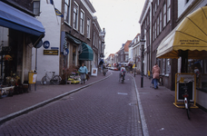 DIA02647 Winkels in de Nobelstraat, bakkerij Jan Visseren; ca. 1991
