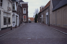 DIA02660 Kijkje op de Nobelstraat vanaf de Varkensstraat; ca. 1991