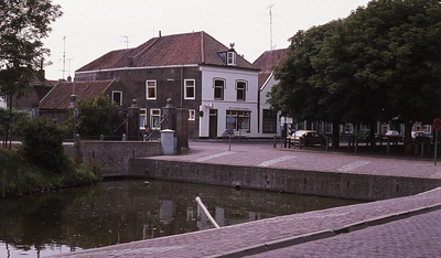 DIA16143 Café De Gouden Leeuw; ca. 1976