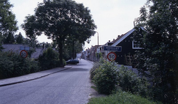 DIA16212 Entree van het dorp bij de Vissersdijk; ca. 1976