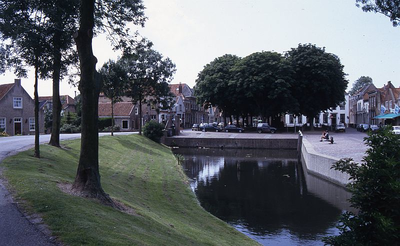 DIA16220 De Markt, gezien vanaf de Toldijk; ca. 1976