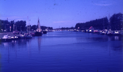 DIA20326 Kijkje op het Kanaal door Voorne; ca. 1975