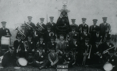 DIA30115 Muziekvereniging Volharding neemt deel aan het Concours Rozenburg; ca. 1915