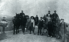 DIA30216 Groep arbeiders in de polder bij paard en wagen; ca. 1930