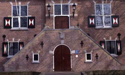 DIA30286 Het voormalige gemeentehuis van Oostvoorne; ca. 1993