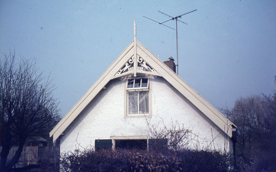 DIA30549 Makelaar aan een woning aan de F.H.G. van Itersonlaan; ca. 1973