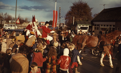 DIA30594 Intocht van Sinterklaas aan de Voorweg; ca. 1973