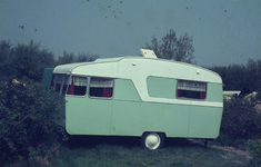 DIA36236 Caravan en tenten op camping het Rondeweibos; ca. 1973