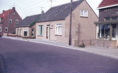 DIA36287 Woningen langs de Zeeweg; Mei 1969