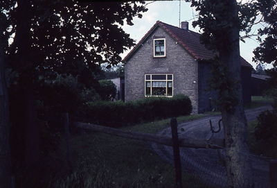 DIA36317 Woning aan het Grenspad; 1963