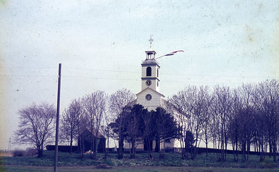DIA39061 De kerk van Simonshaven; 5 mei 1970
