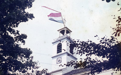 DIA39062 De kerk van Simonshaven; 5 mei 1970