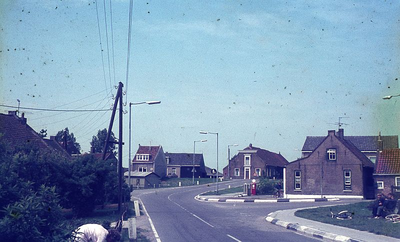 DIA39109 De hoek Molendijk, Peperstraat en Ring; ca. 1980