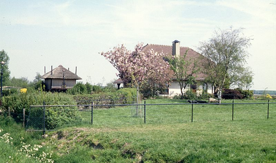 DIA39207 Woning langs de Dorpsweg; ca. 1985