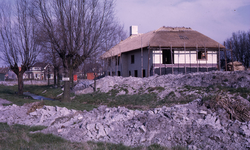 DIA40164 De bouw van de woning voor P.L. Baris op het terrein van Boerderij Hoogwerf; 15 april 1968