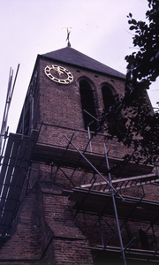 DIA40253 De restauratie van de toren van de Dorpskerk; 31 mei 1971