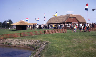 DIA40319 Opening van de kinderboerderij De Trotse Pauw; 2 september 1972
