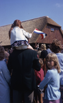 DIA40321 Grote belangstelling voor de opening van de kinderboerderij De Trotse Pauw; 2 september 1972
