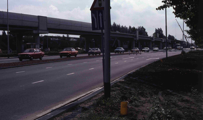 DIA40917 De bouw van het viaduct voor de metrolijn; 26 augustus 1982